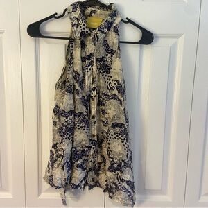 Patterned buttoned up collared blouse